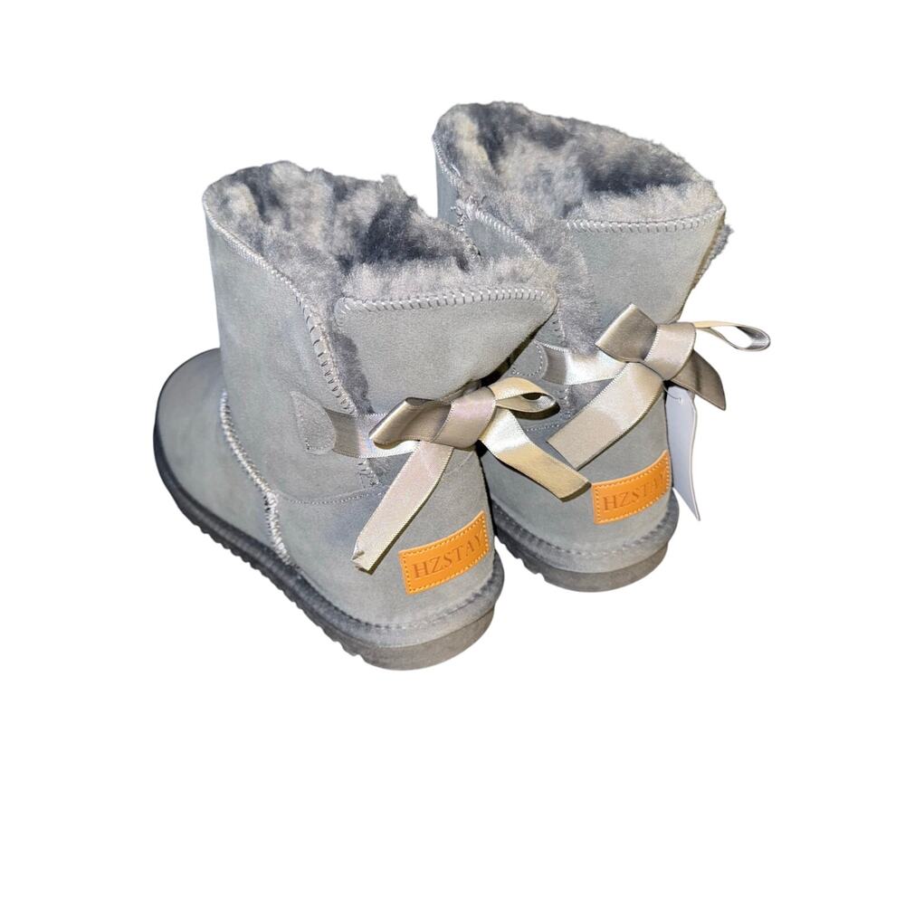 Suede Boots Winter Boots Gray with Bow in Back - Multiple Sizes -‎ New in Box